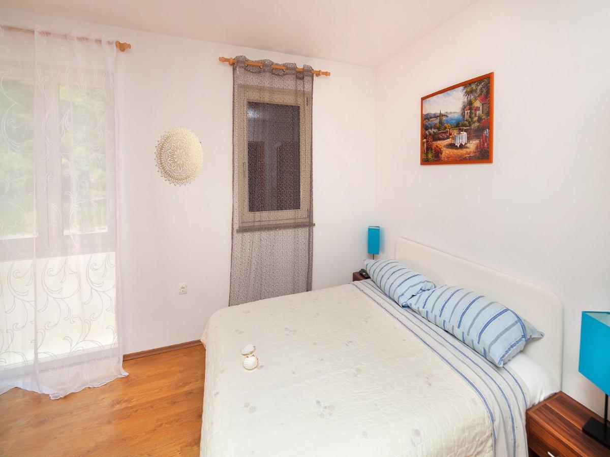 Apartments Barbara Brseč Екстериор снимка