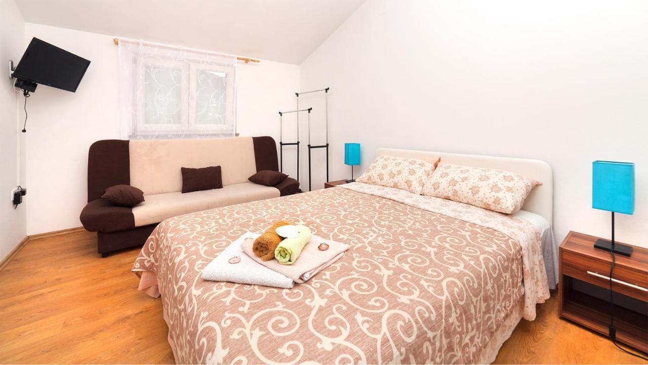 Apartments Barbara Brseč Екстериор снимка