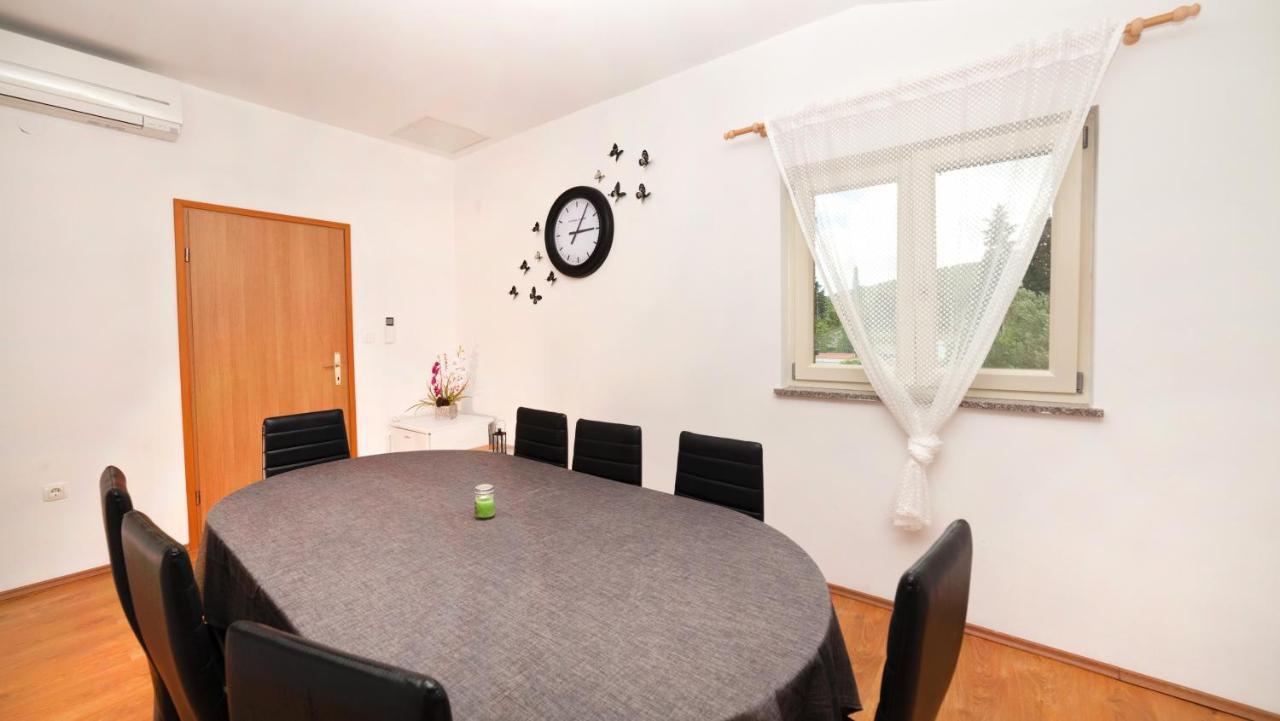 Apartments Barbara Brseč Екстериор снимка