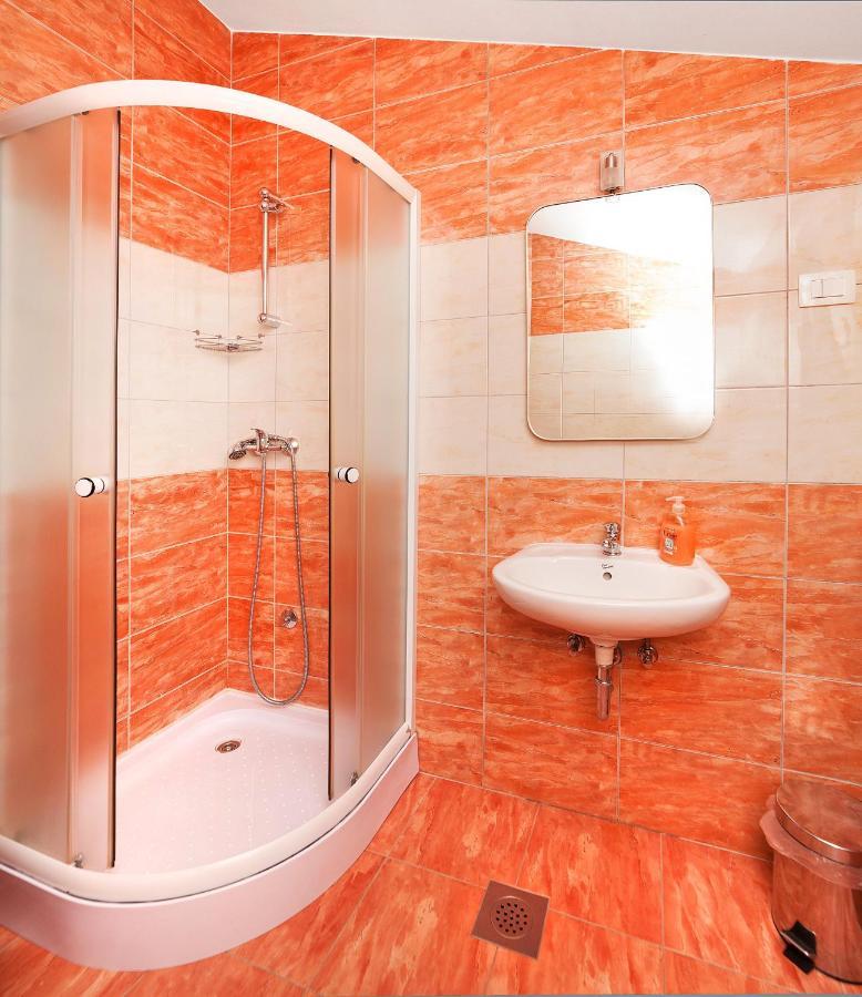 Apartments Barbara Brseč Екстериор снимка