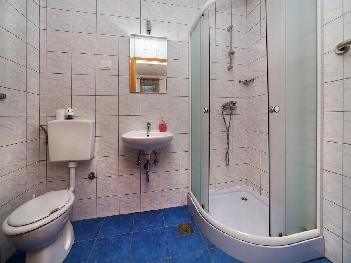 Apartments Barbara Brseč Екстериор снимка