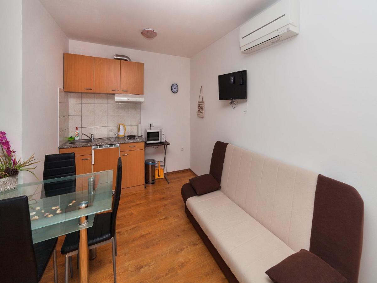 Apartments Barbara Brseč Екстериор снимка